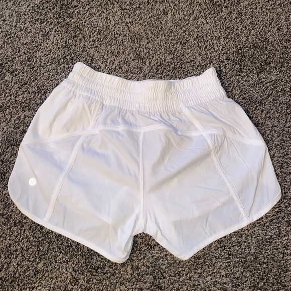 Tracker short 4”: white// lined// size 6 - Picture 3 of 4